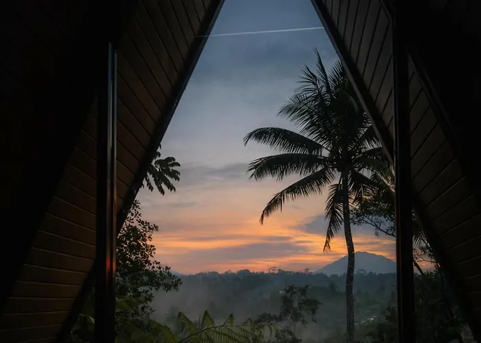 Villa Delta Casa Ubud - A-frame Jungle Retreat With Volcano View And Hot-tubs Payangan